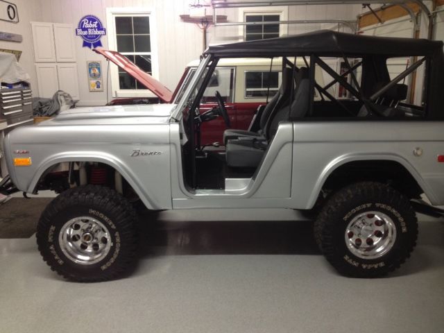1972 Silver Ford Bronco