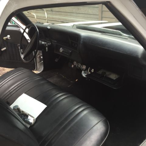 1972 White Chevrolet El Camino