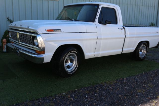 1972 White Ford F-100