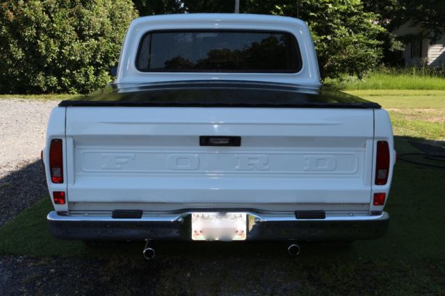 1972 White Ford F-100