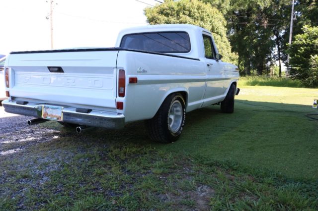 1972 White Ford F-100