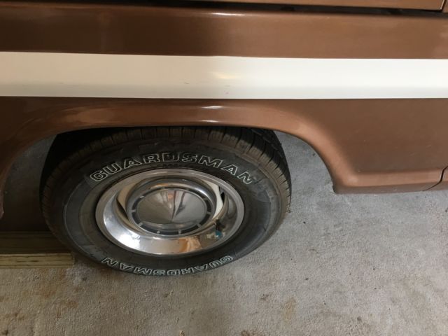 1972 Brown with White Trim CUSTOM Ford F-100 Standard Cab Pickup