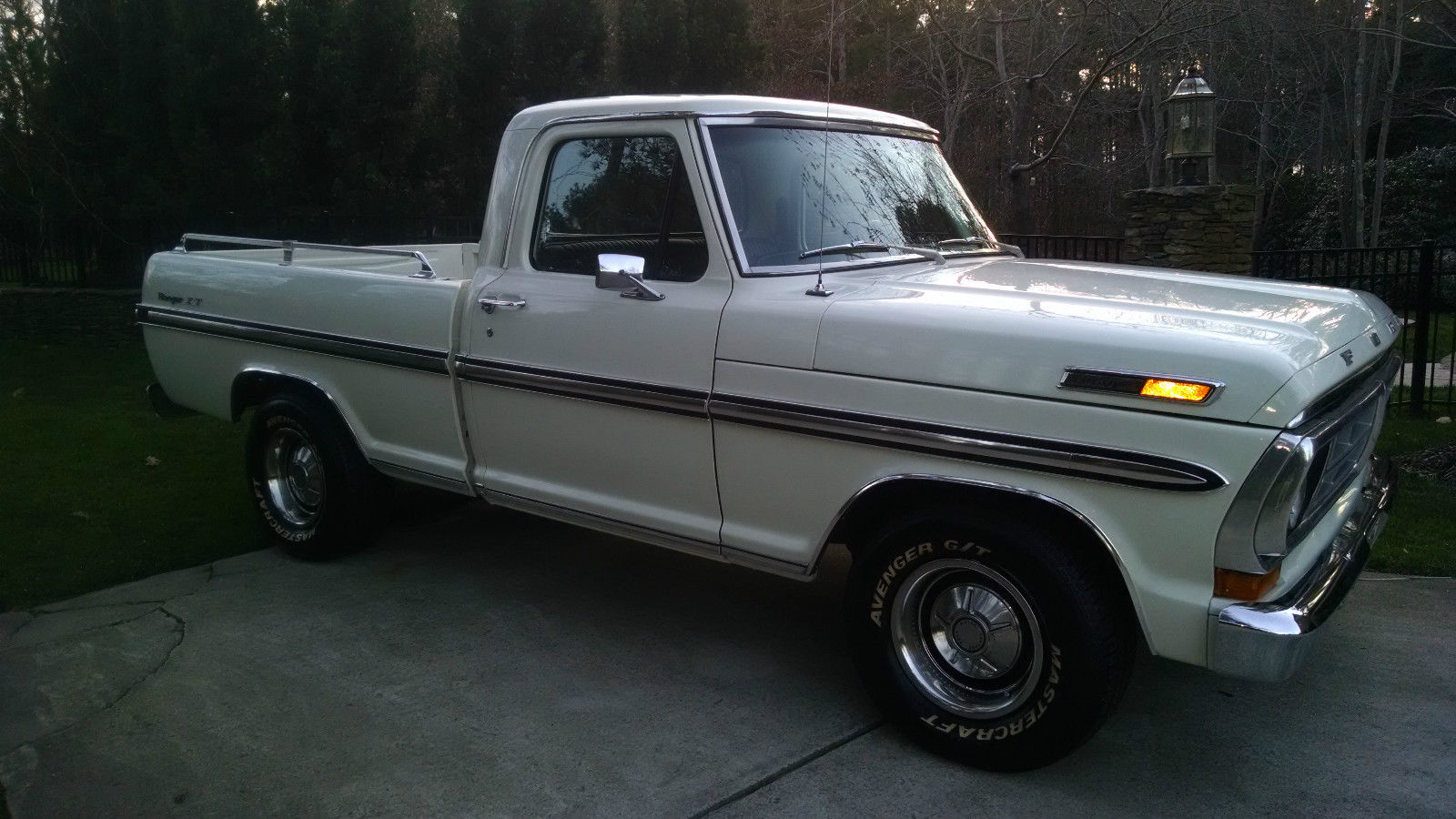 1972 Wimbledon White Ford F-100 Cab &- Chassis