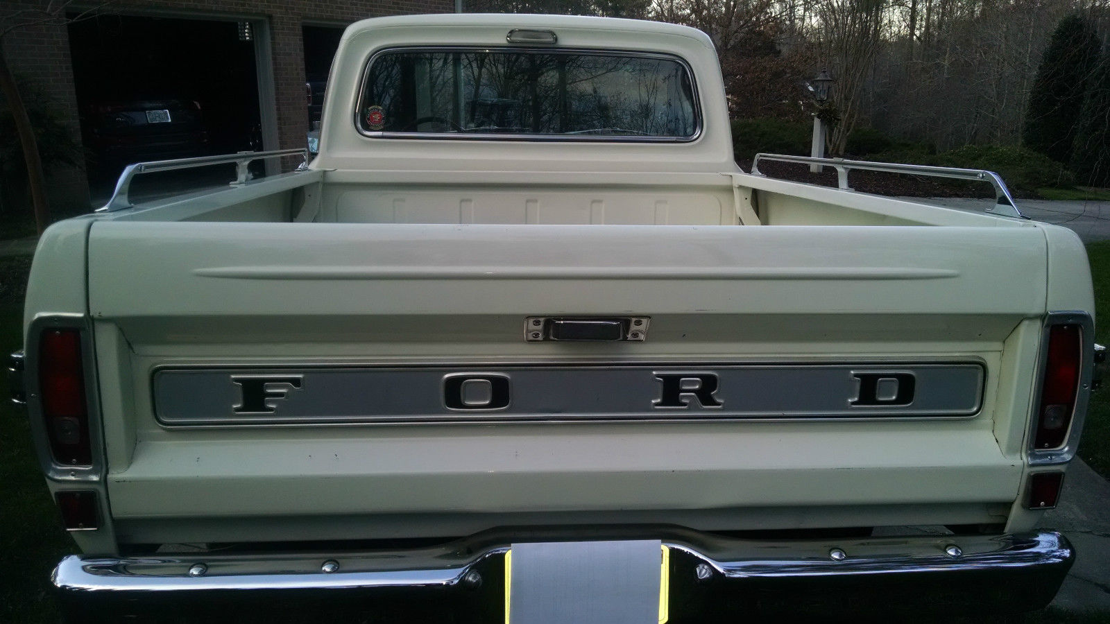 1972 Wimbledon White Ford F-100 Cab &- Chassis