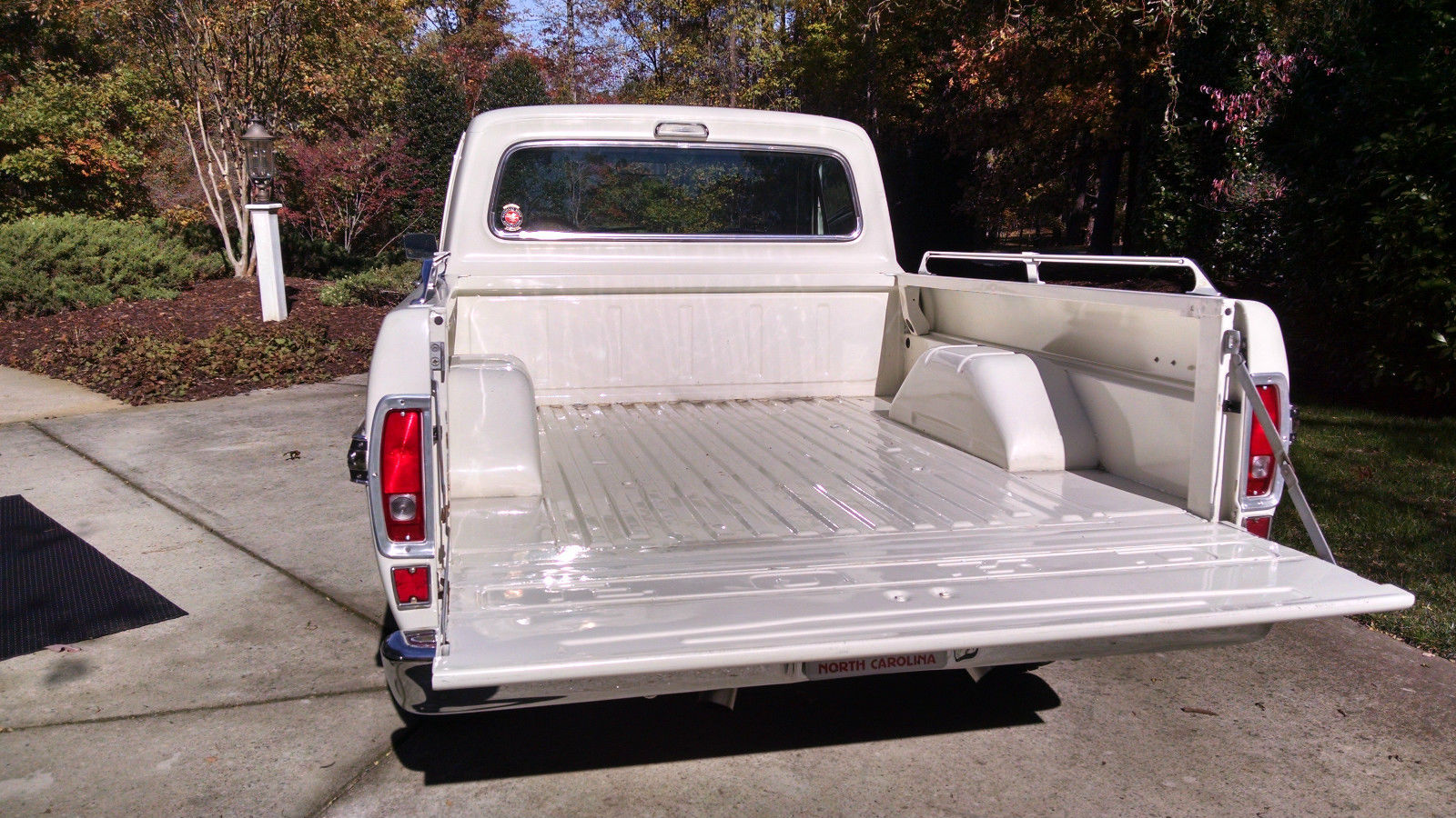 1972 Wimbledon White Ford F-100 Cab &- Chassis