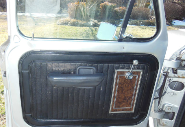 1972 Silver Ford F-100 Standard Cab Pickup