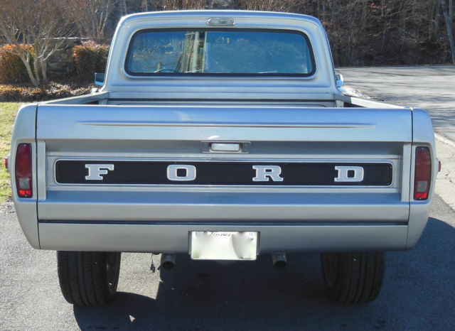 1972 Silver Ford F-100 Standard Cab Pickup