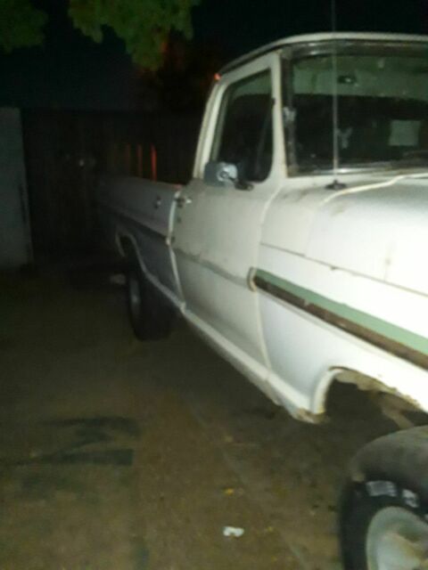 1972 White Ford F-100 Longbed
