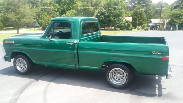 1972 Green Ford F-100 Standard Cab Pickup