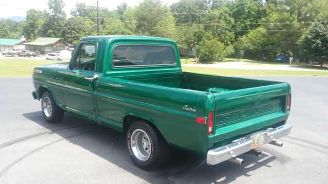 1972 Green Ford F-100 Standard Cab Pickup