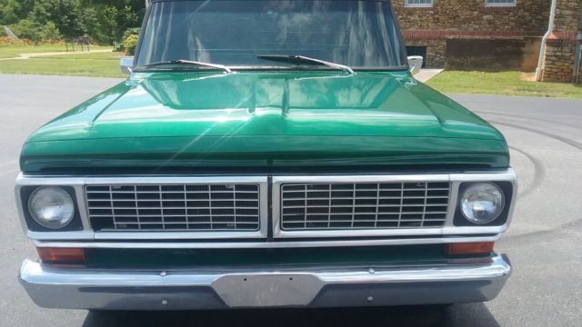 1972 Green Ford F-100 Standard Cab Pickup