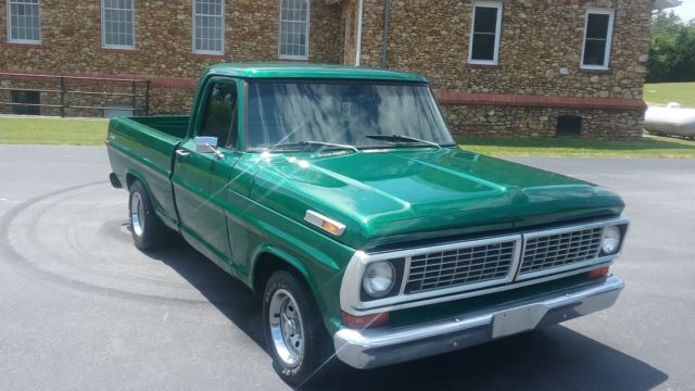 1972 Green Ford F-100 Standard Cab Pickup