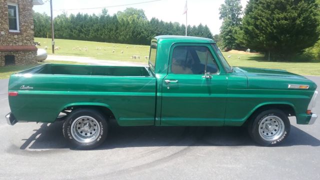 1972 Green Ford F-100 Standard Cab Pickup