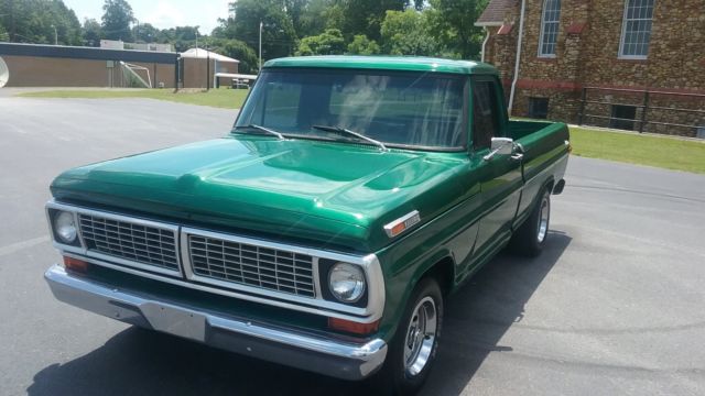 1972 Green Ford F-100 Standard Cab Pickup