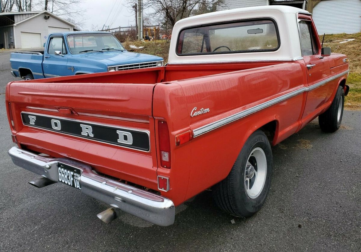 1972 Red / White Ford F-100 Standard Cab Pickup