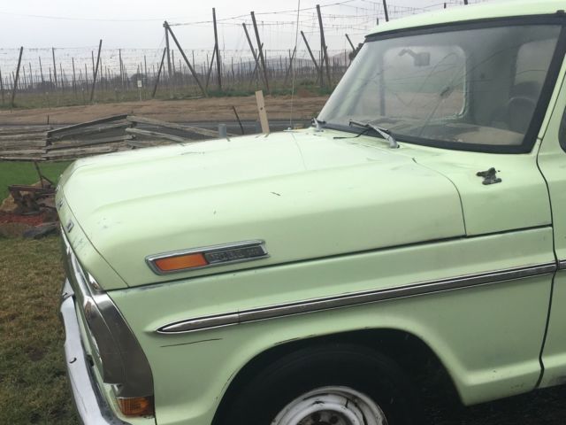 1972 Green Ford F-250 Standard Cab Pickup