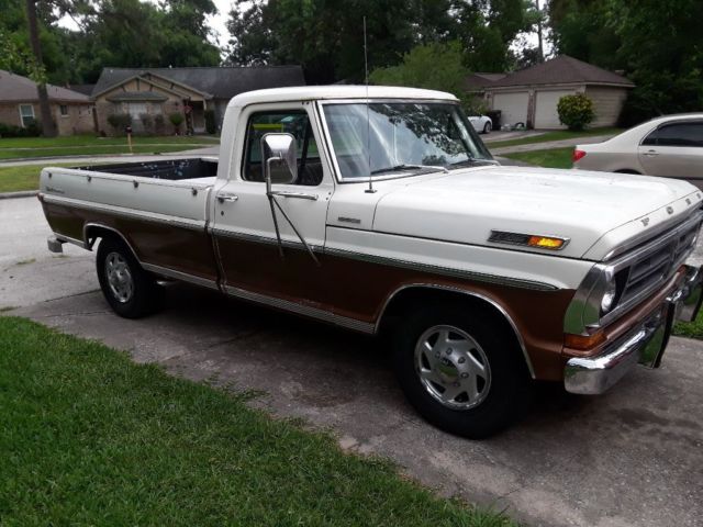 1972 Brown&whiye Ford F-250 Standard Cab Pickup