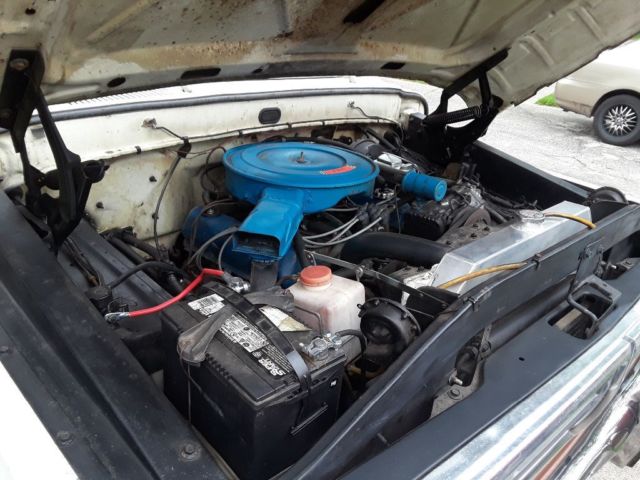 1972 Brown&whiye Ford F-250 Standard Cab Pickup