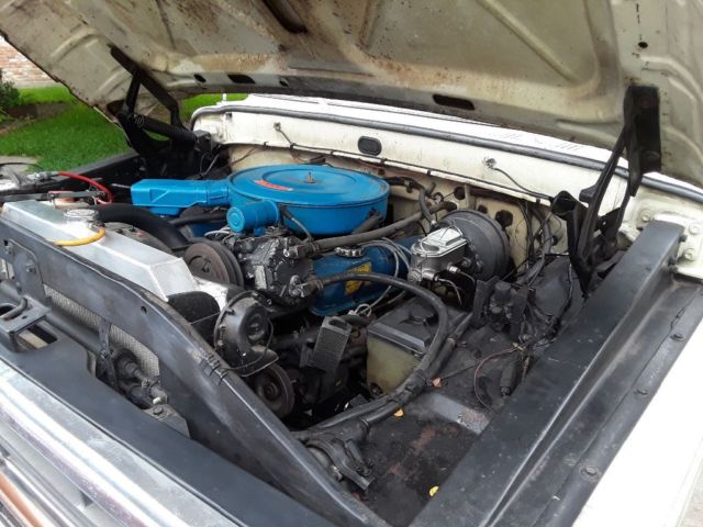 1972 Brown&whiye Ford F-250 Standard Cab Pickup