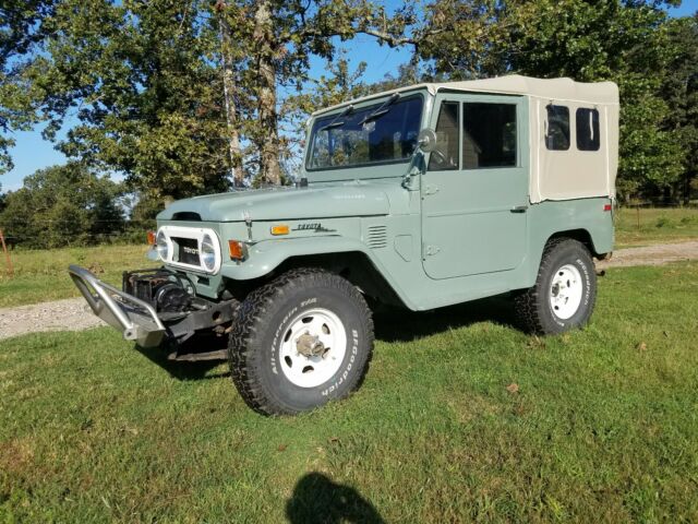 1972 Green Toyota Land Cruiser SUV