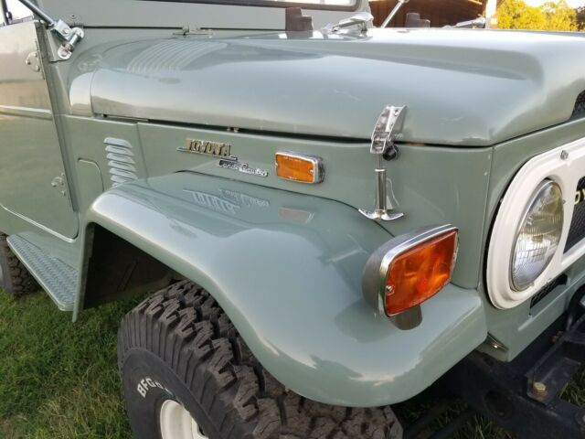 1972 Green Toyota Land Cruiser SUV