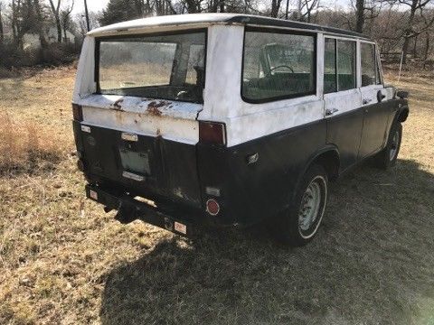1972 White/Black Toyota Land Cruiser Wagon