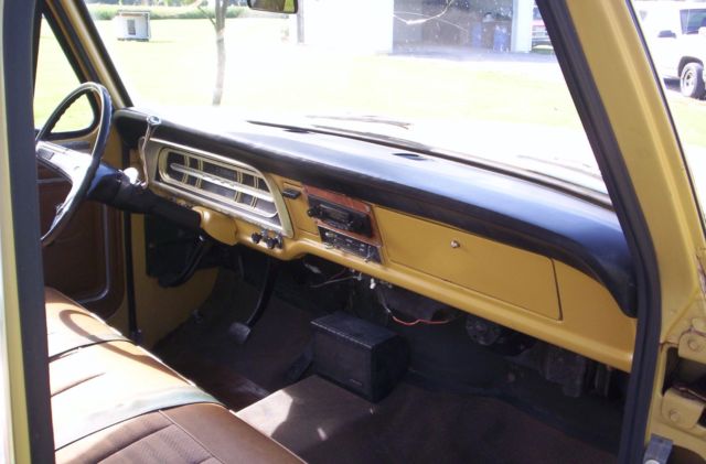 1972 Yellow Ford F-100 Standard Cab Pickup
