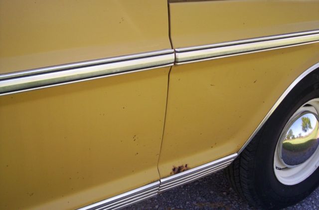 1972 Yellow Ford F-100 Standard Cab Pickup