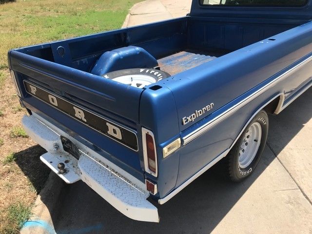 1972 Blue Ford F-100 Pickup Truck