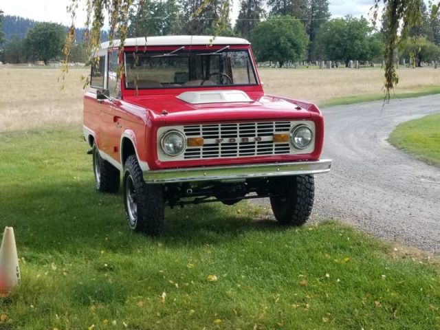 1972 red Ford Bronco