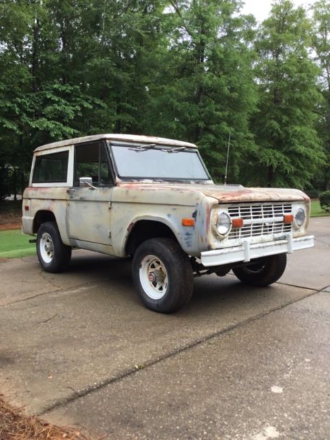 1972 White Ford Bronco Cab & Chassis