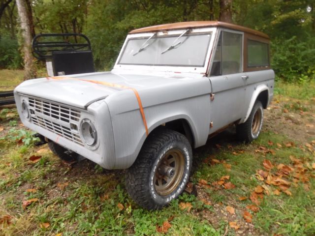 19720000 PRIMER Ford Bronco SUV