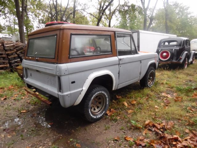 19720000 PRIMER Ford Bronco SUV