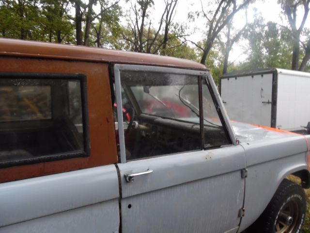 19720000 PRIMER Ford Bronco SUV
