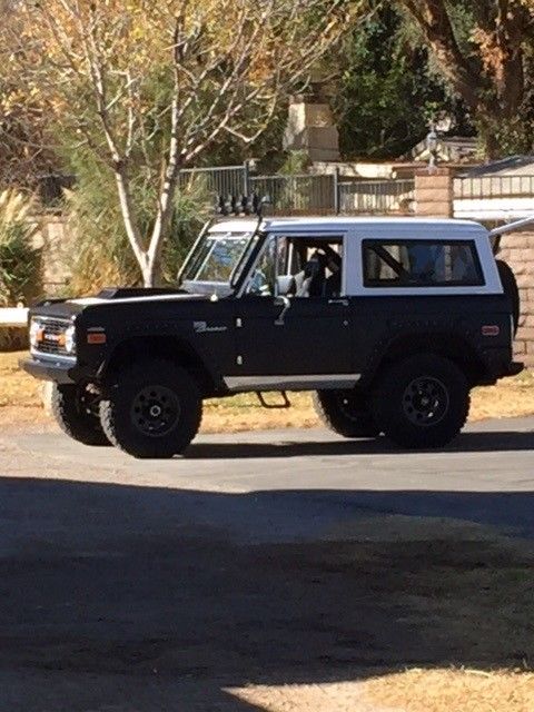 1972 Matte Black / Gloss White Hard Top Ford Bronco