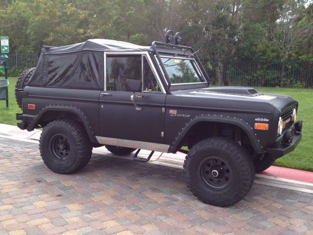 1972 Matte Black / Gloss White Hard Top Ford Bronco
