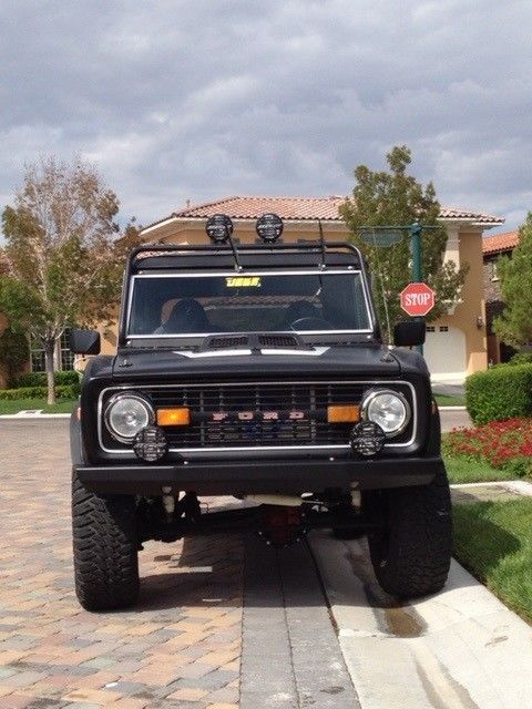 1972 Matte Black / Gloss White Hard Top Ford Bronco