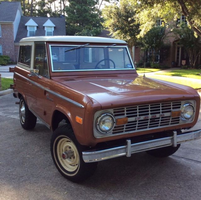 1972 White Ford Bronco U/K