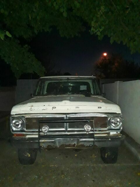 1972 White Ford F-100