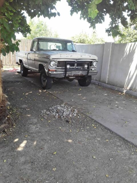 1972 White Ford F-100
