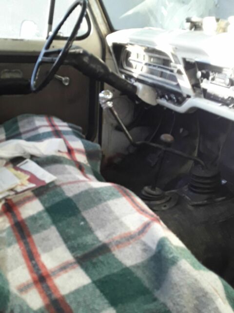 1972 White Ford F-100