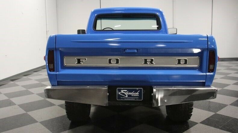 1972 Blue Ford F-100 Pickup Truck
