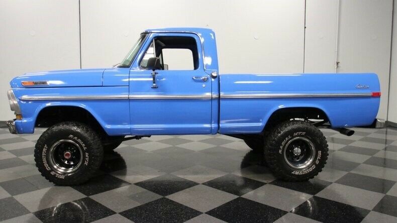 1972 Blue Ford F-100 Pickup Truck
