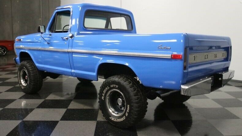 1972 Blue Ford F-100 Pickup Truck