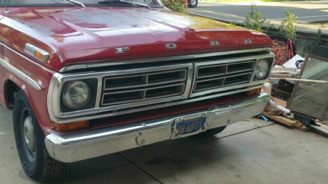 1972 Red Ford F-100