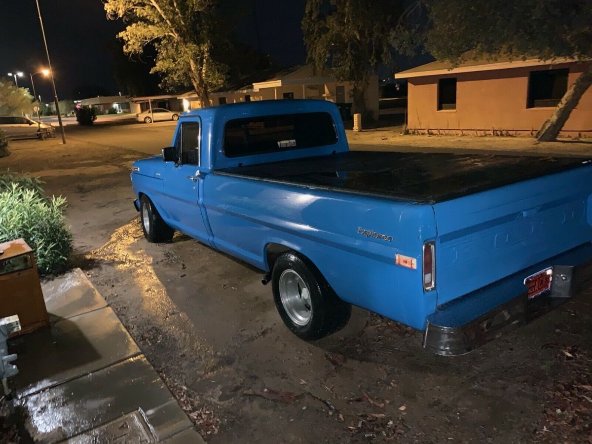 1972 Blue Ford F-250 Standard Cab Pickup