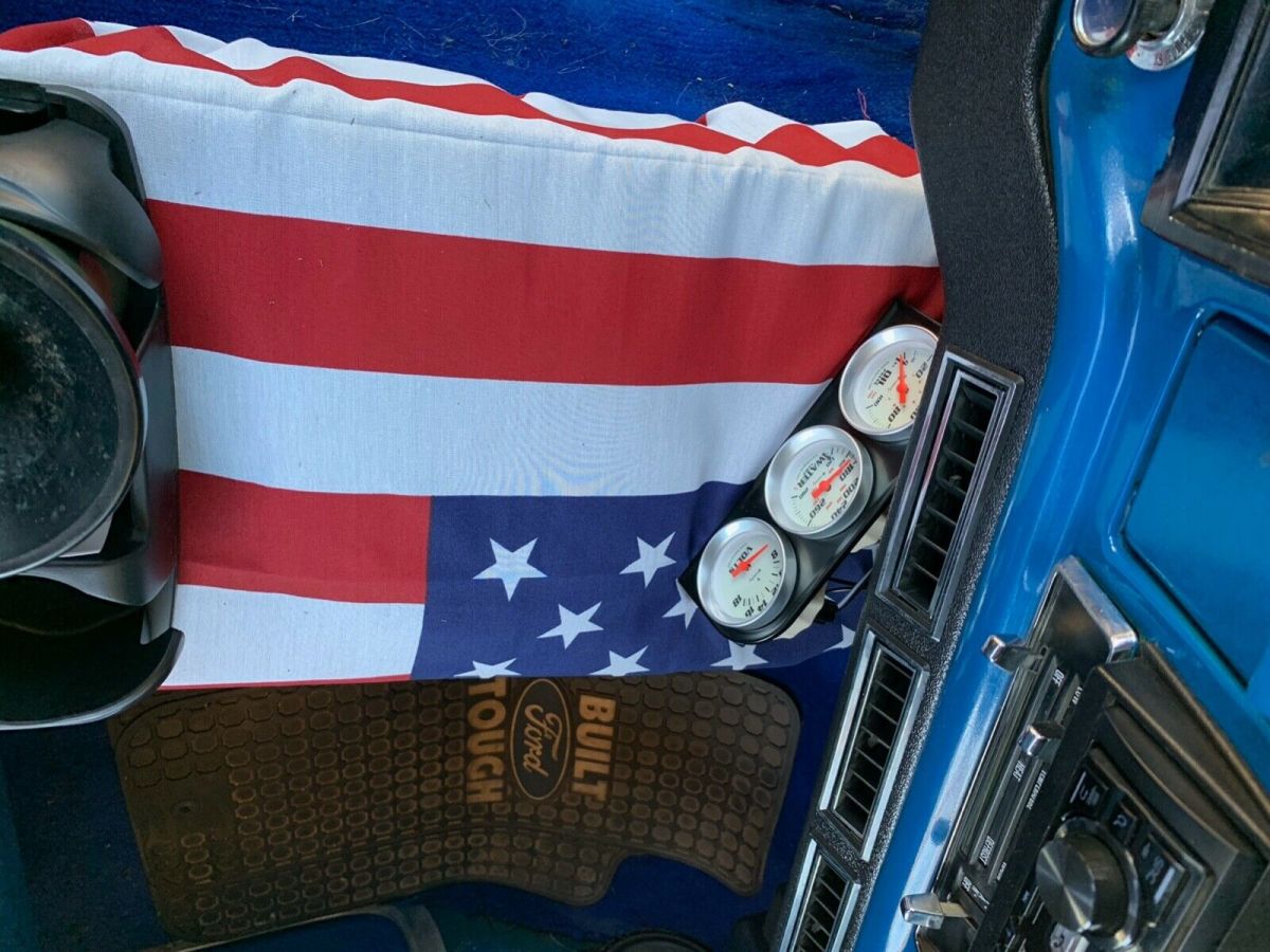 1972 Blue Ford F-250 Standard Cab Pickup