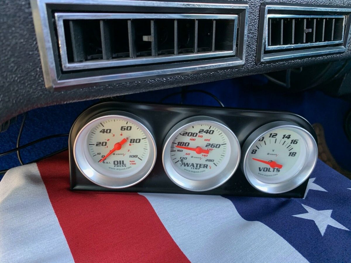 1972 Blue Ford F-250 Standard Cab Pickup