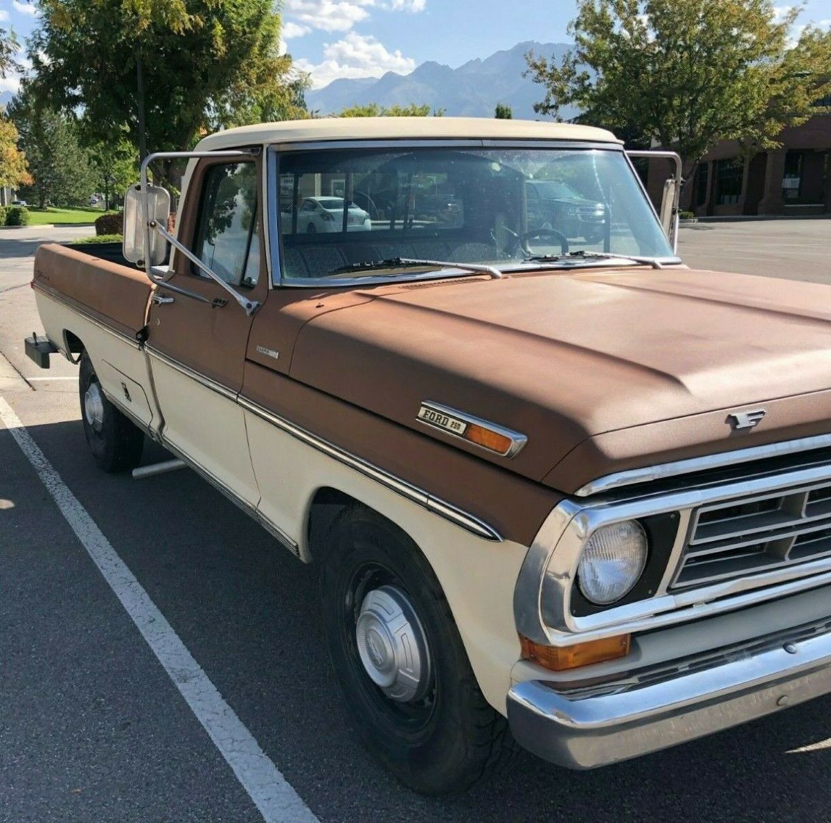 1972 Brown & Cream Ford F-250 Standard Cab Pickup