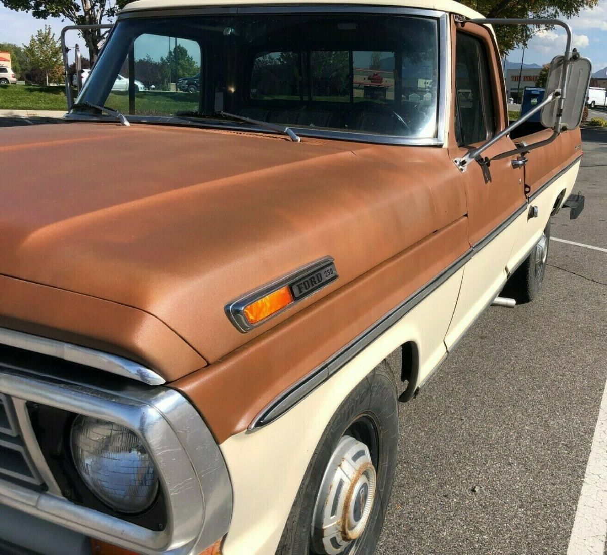 1972 Brown & Cream Ford F-250 Standard Cab Pickup